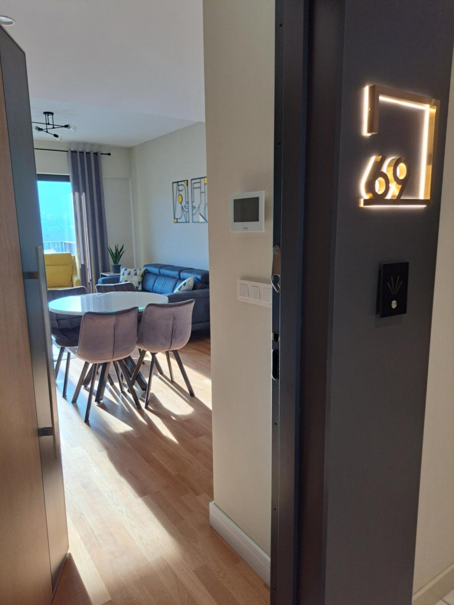 Divine 69 Luxury Apartment, Skopje City - Center, Diamond Residences, Free Parking Dış mekan fotoğraf